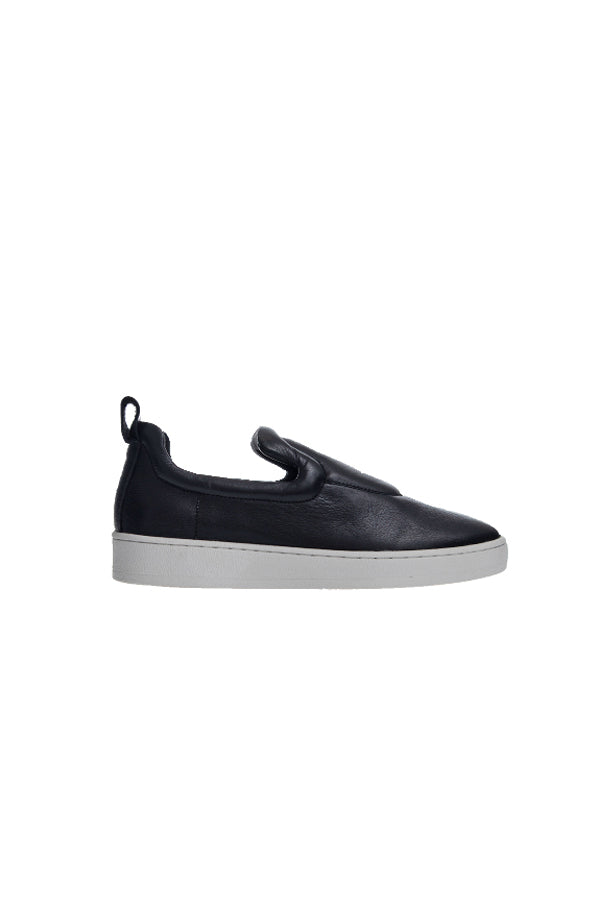 ADRIFT BLACK