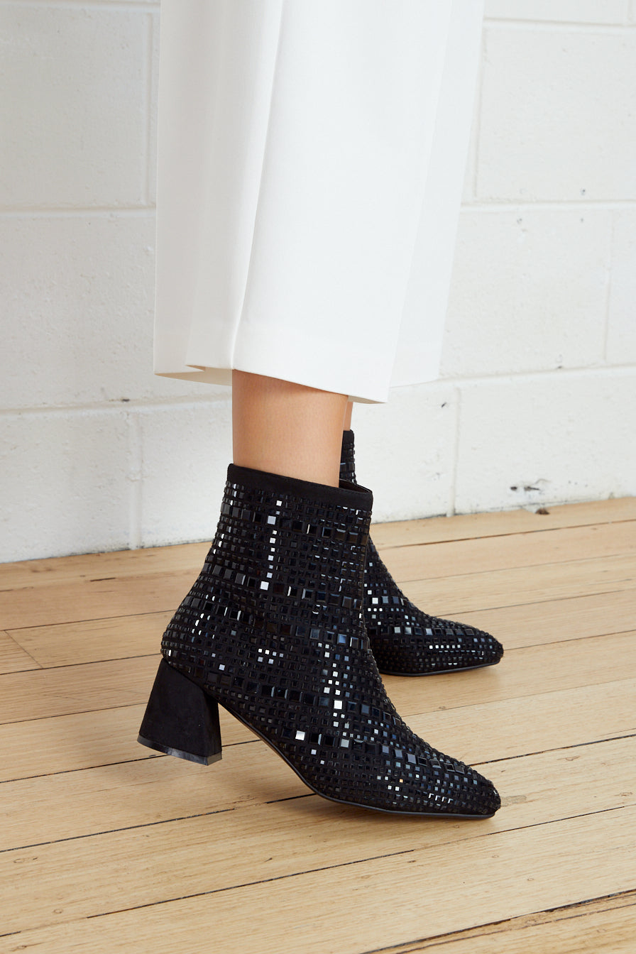 GLAM BLACK