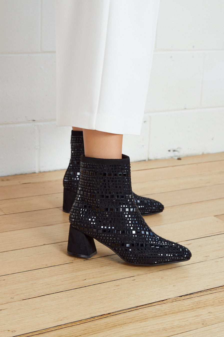 GLAM BLACK
