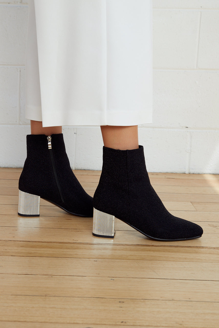 SEZ BLACK