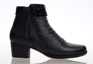 LIST-BLACK-women-Traffic Footwear
